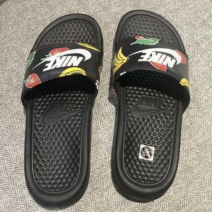 Nike women’s slides